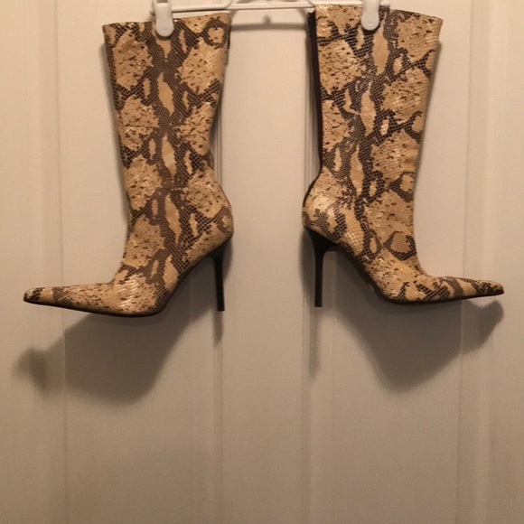 🥾 Aldo Faux Snake Skin Boots WB07 - Picture 1 of 4